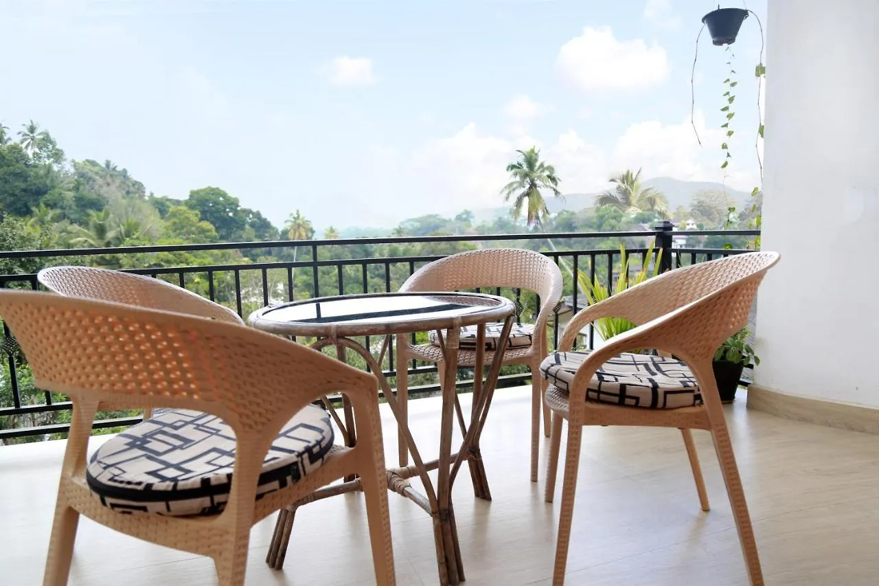 Chathu Holiday Home Канди Проживание в семье