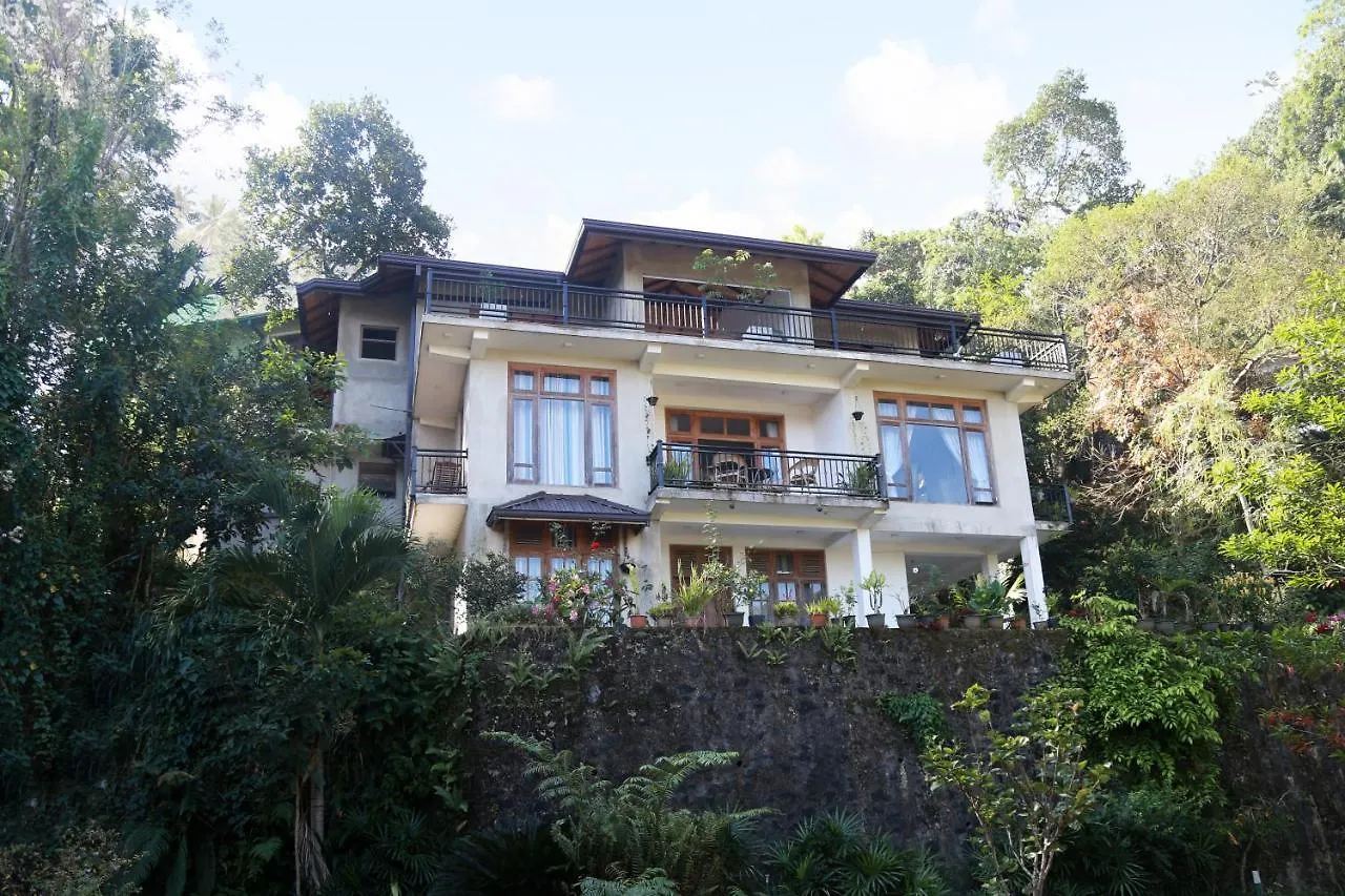 Проживание в семье Chathu Holiday Home Канди