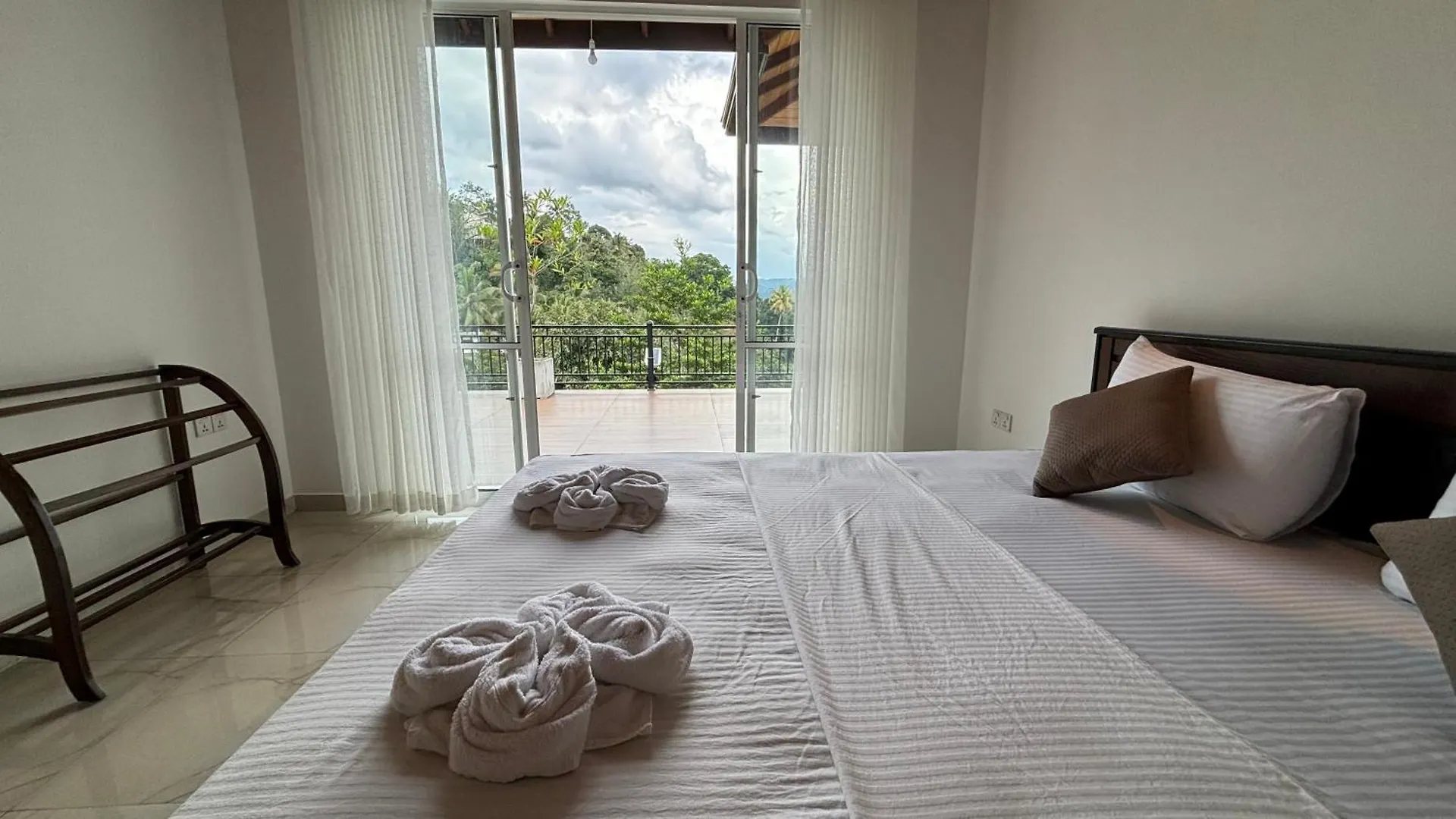 Проживание в семье Chathu Holiday Home Канди
